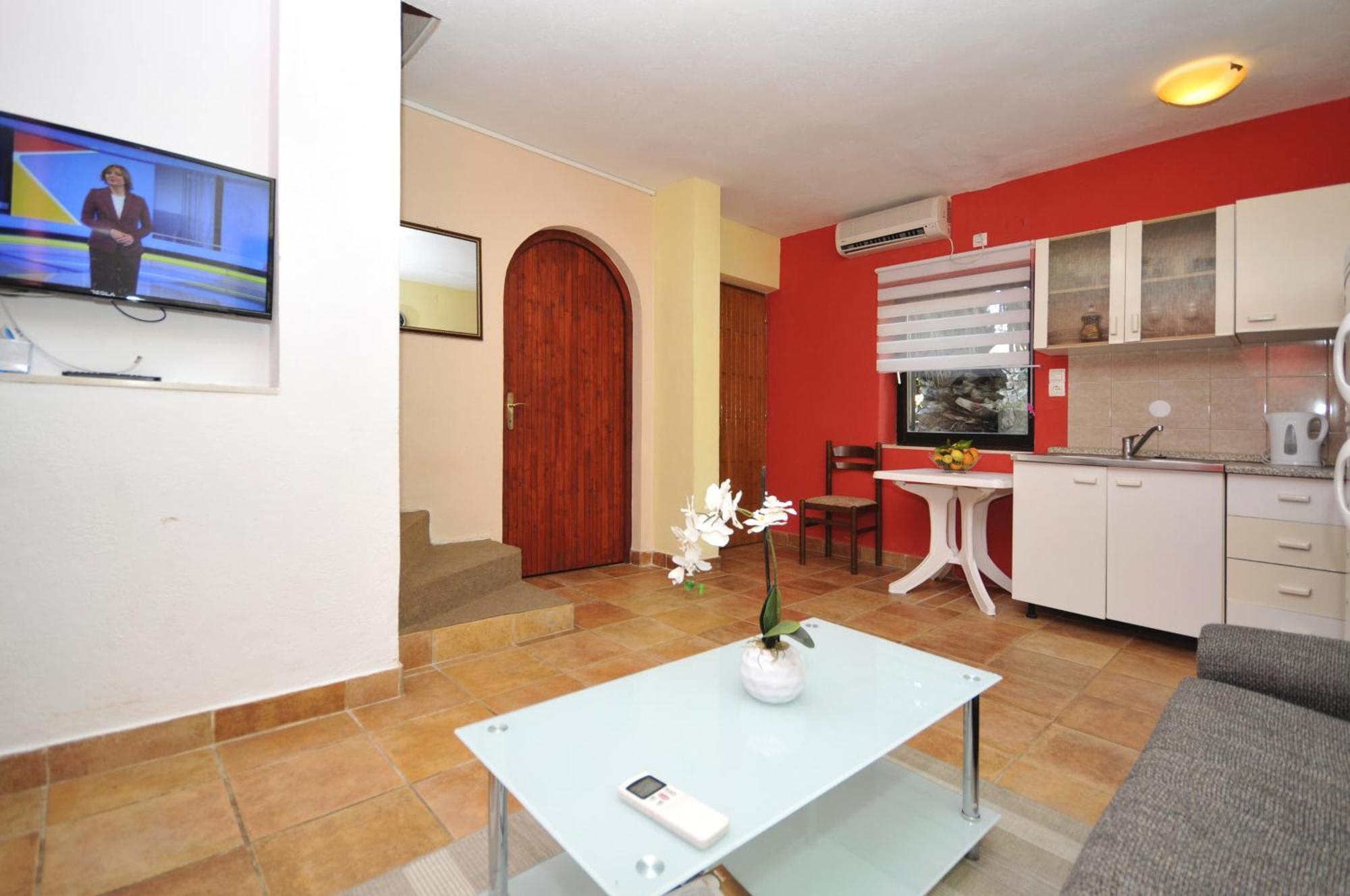 Apartments With A Parking Space Okrug Donji, Ciovo - 13732 Donji Okrug  Rum bild