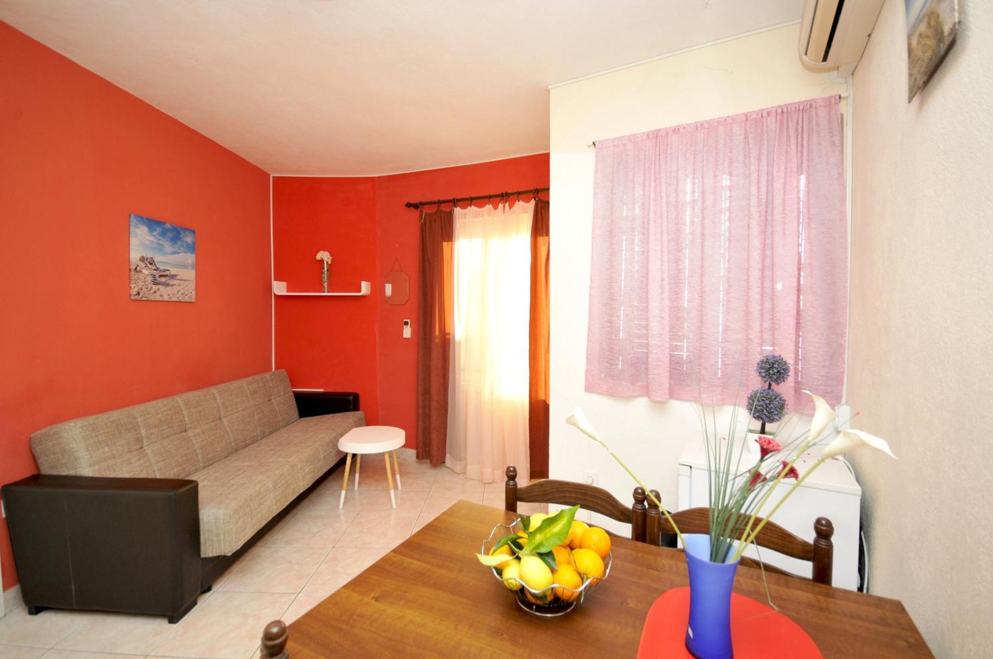 Apartments With A Parking Space Okrug Donji, Ciovo - 13732 Donji Okrug  Rum bild